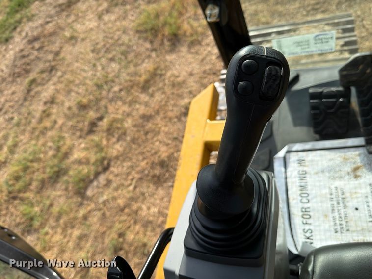 image for item FN3523 2019 Caterpillar 326F L excavator