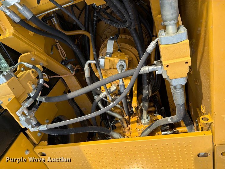 image for item FN3523 2019 Caterpillar 326F L excavator
