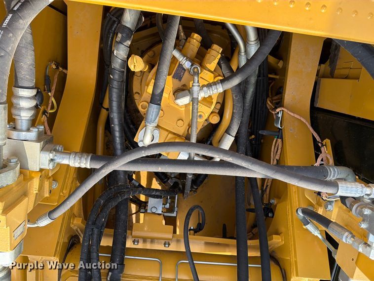 image for item FN3523 2019 Caterpillar 326F L excavator
