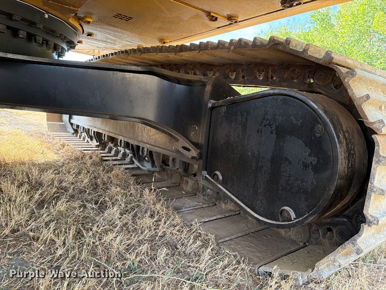 image for item FN3523 2019 Caterpillar 326F L excavator