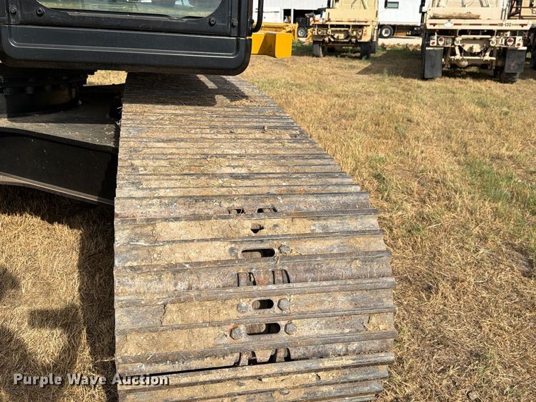 image for item FN3523 2019 Caterpillar 326F L excavator