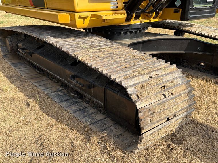 image for item FN3523 2019 Caterpillar 326F L excavator