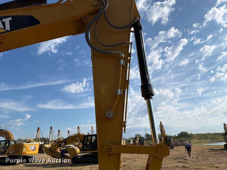 image for item FN3524 2019 Caterpillar 326F L excavator