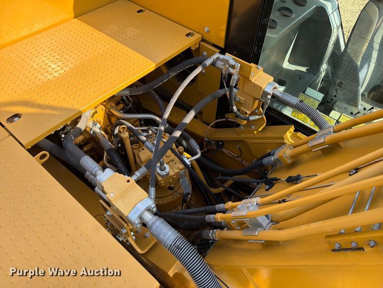image for item FN3524 2019 Caterpillar 326F L excavator