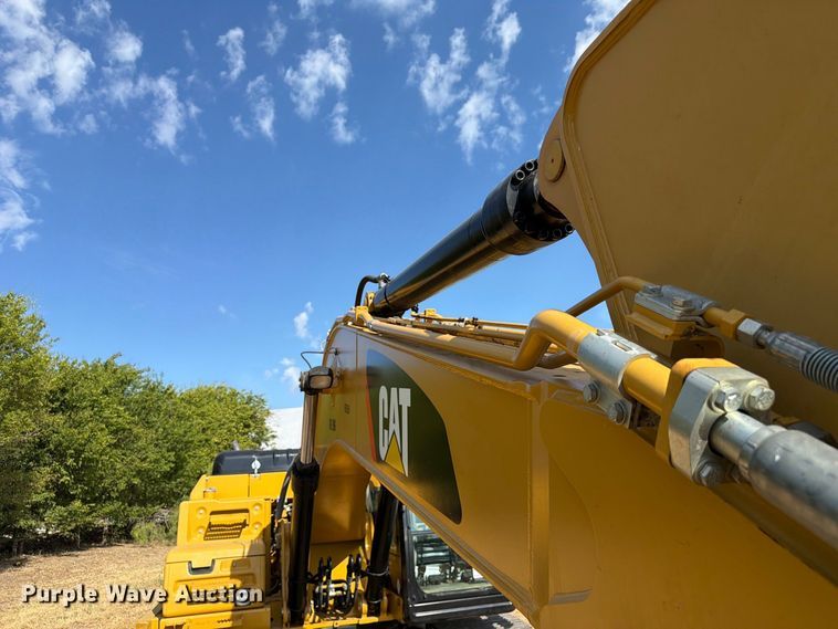 image for item FN3524 2019 Caterpillar 326F L excavator