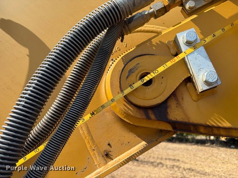 image for item FN3524 2019 Caterpillar 326F L excavator