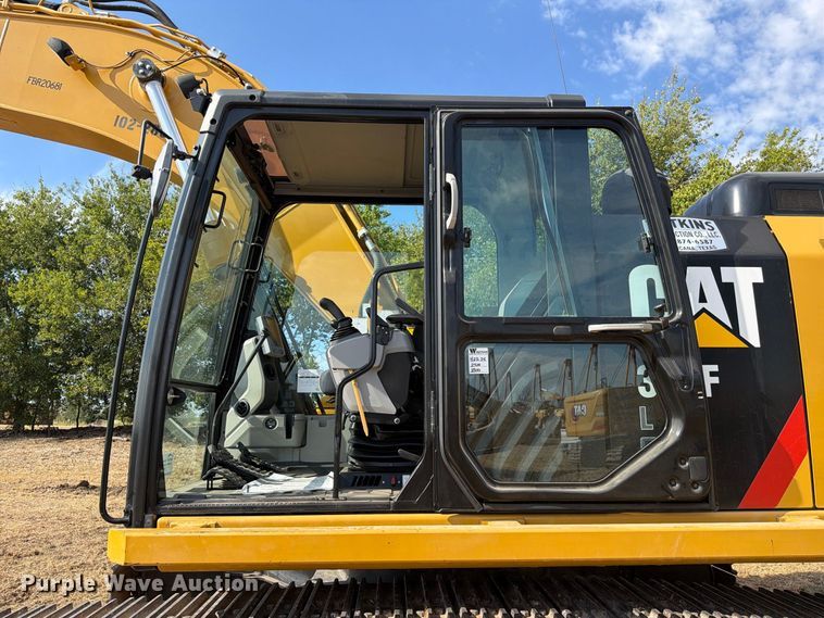 image for item FN3524 2019 Caterpillar 326F L excavator