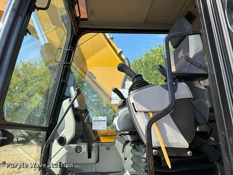 image for item FN3524 2019 Caterpillar 326F L excavator