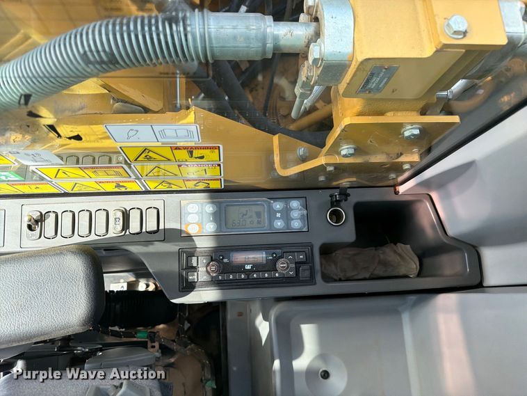 image for item FN3524 2019 Caterpillar 326F L excavator