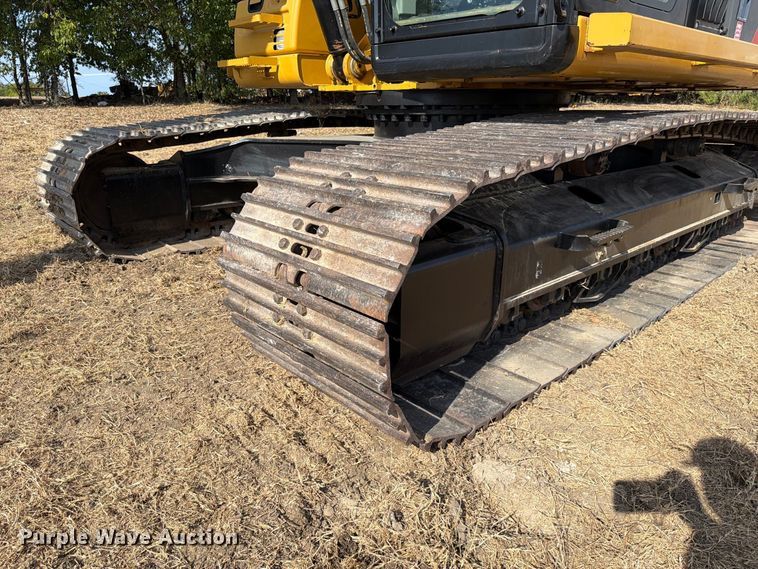 image for item FN3524 2019 Caterpillar 326F L excavator