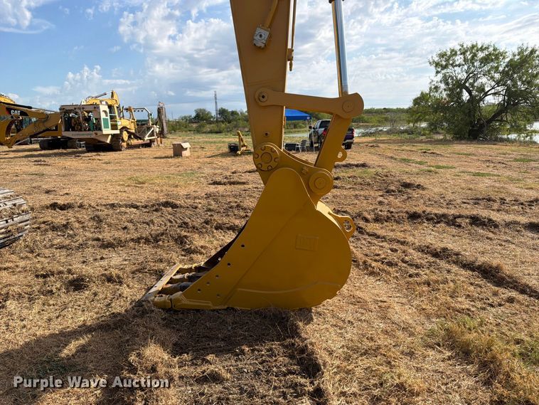 image for item FN3525 2019 Caterpillar 326F L excavator