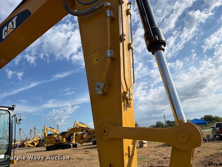 image for item FN3525 2019 Caterpillar 326F L excavator