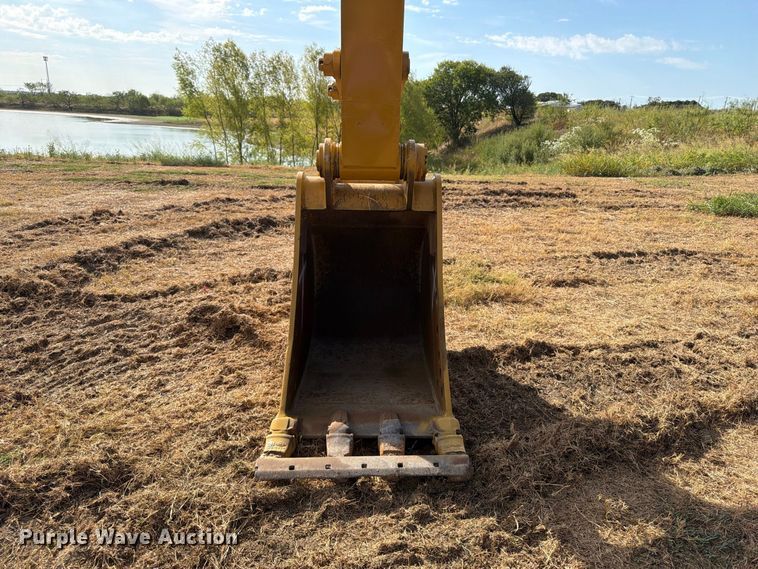 image for item FN3525 2019 Caterpillar 326F L excavator