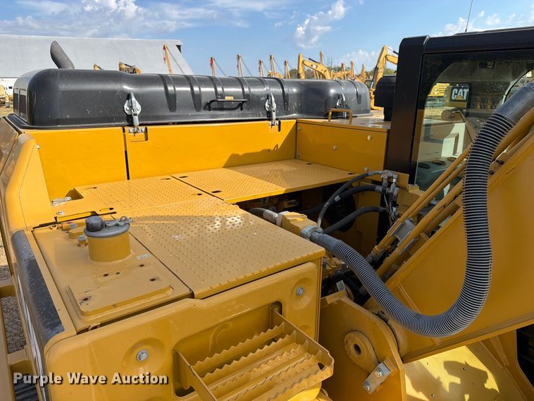 image for item FN3525 2019 Caterpillar 326F L excavator