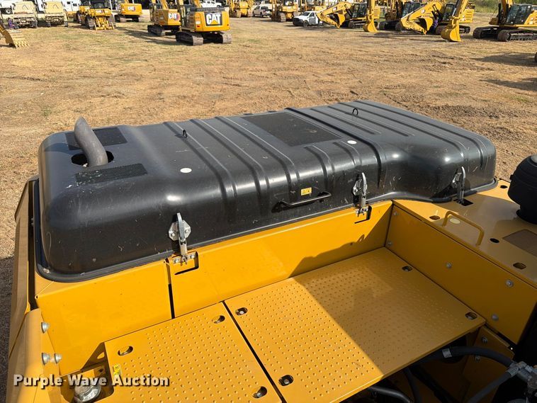 image for item FN3525 2019 Caterpillar 326F L excavator