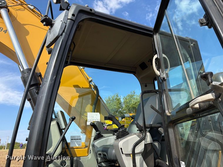image for item FN3525 2019 Caterpillar 326F L excavator