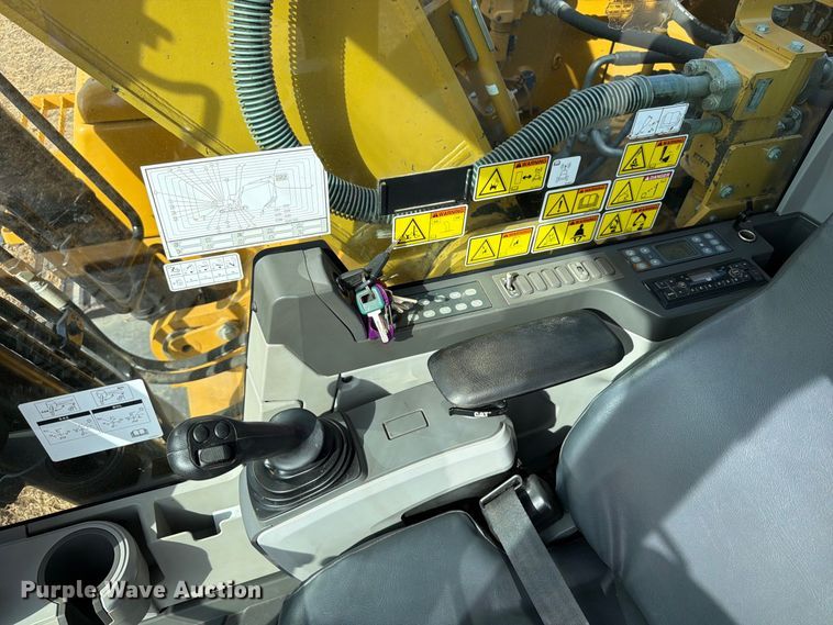 image for item FN3525 2019 Caterpillar 326F L excavator