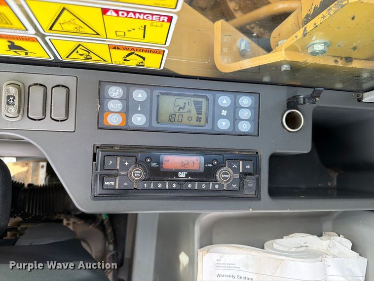 image for item FN3525 2019 Caterpillar 326F L excavator