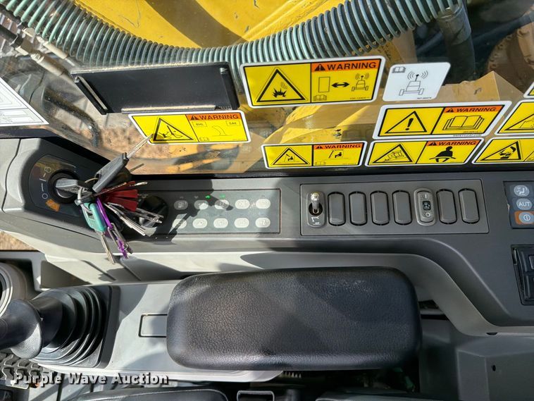 image for item FN3525 2019 Caterpillar 326F L excavator