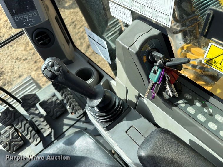 image for item FN3525 2019 Caterpillar 326F L excavator
