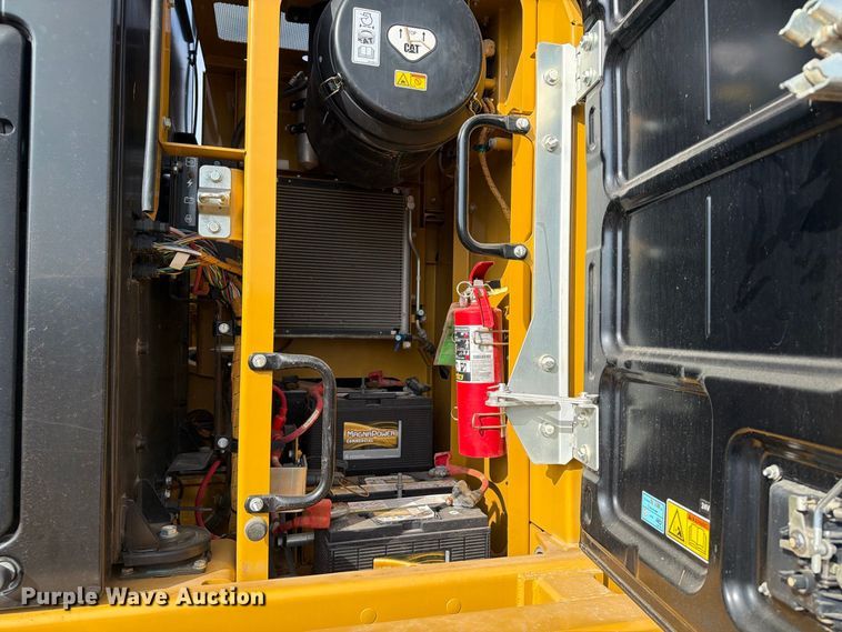 image for item FN3525 2019 Caterpillar 326F L excavator