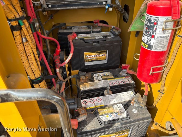 image for item FN3525 2019 Caterpillar 326F L excavator