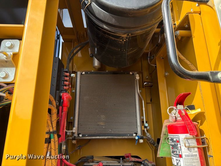 image for item FN3525 2019 Caterpillar 326F L excavator