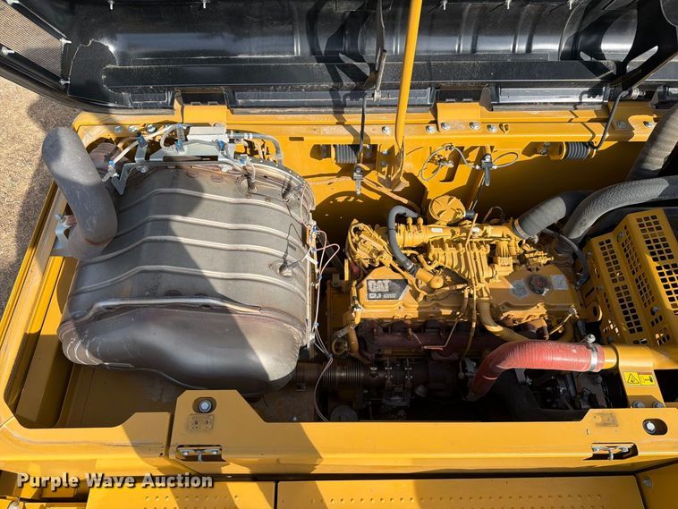 image for item FN3525 2019 Caterpillar 326F L excavator