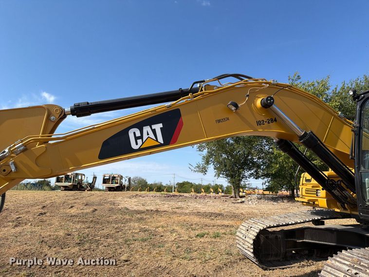 image for item FN3526 2019 Caterpillar 326F L excavator