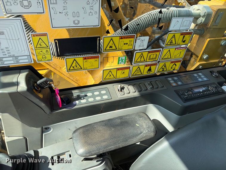 image for item FN3526 2019 Caterpillar 326F L excavator