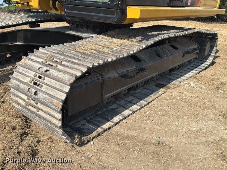 image for item FN3526 2019 Caterpillar 326F L excavator