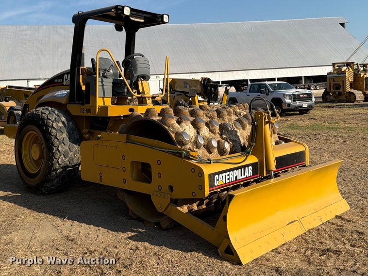 2004 Caterpillar CP-563E