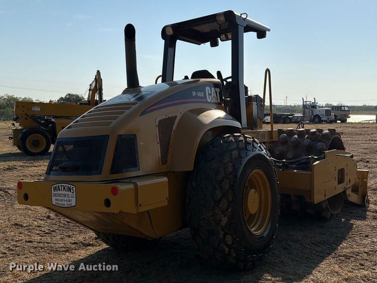 2004 Caterpillar CP-563E