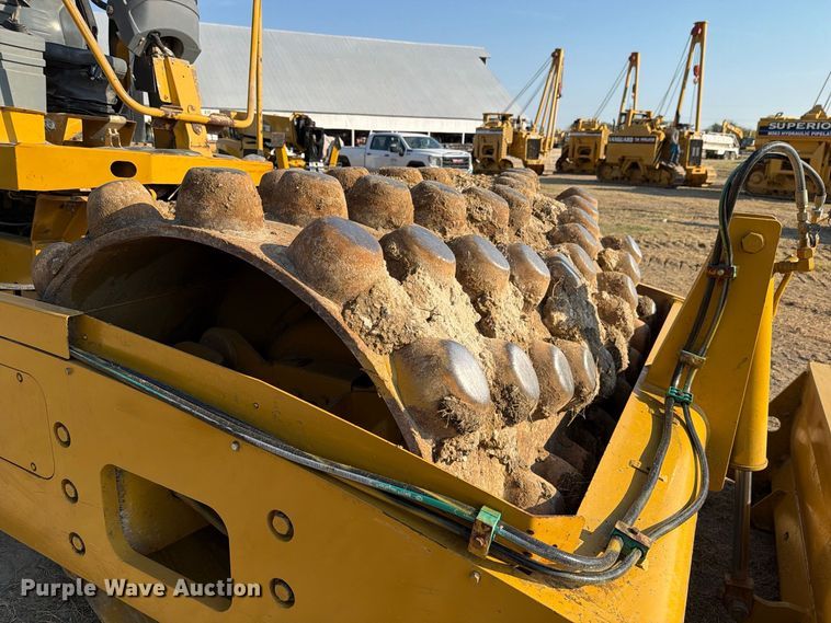 2004 Caterpillar CP-563E