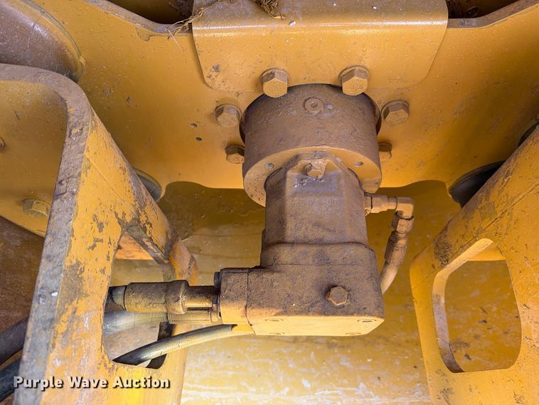 2004 Caterpillar CP-563E