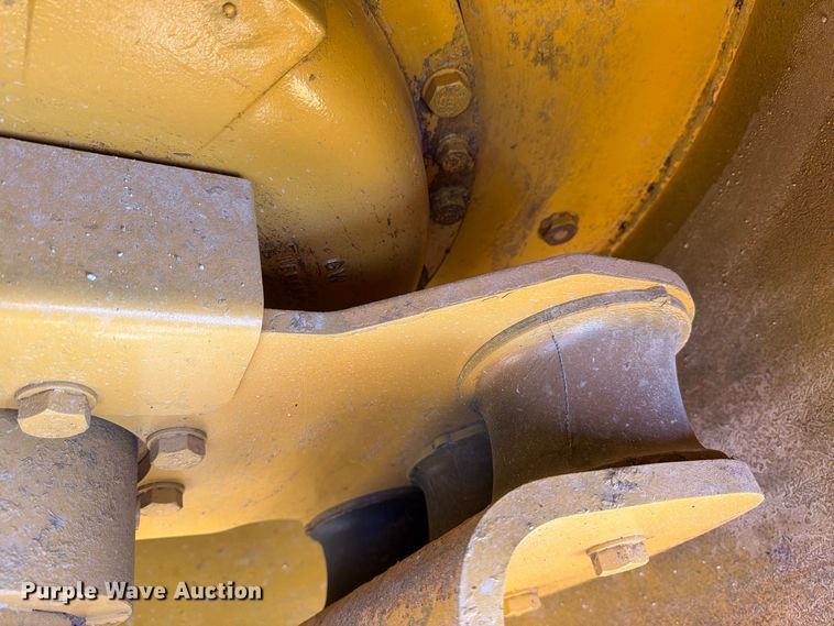 2004 Caterpillar CP-563E