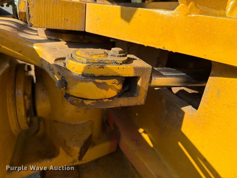 2004 Caterpillar CP-563E