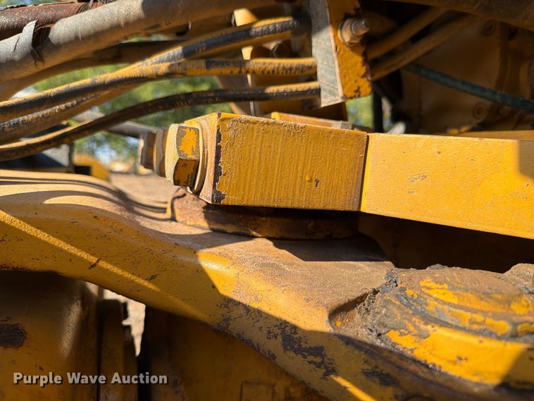 2004 Caterpillar CP-563E
