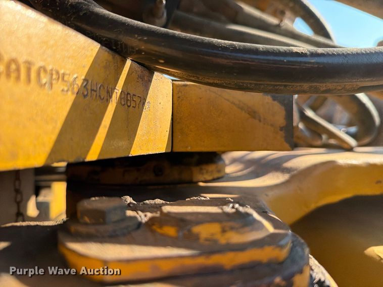 2004 Caterpillar CP-563E
