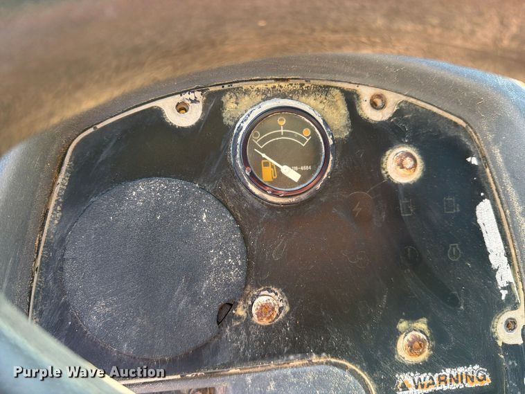 2004 Caterpillar CP-563E
