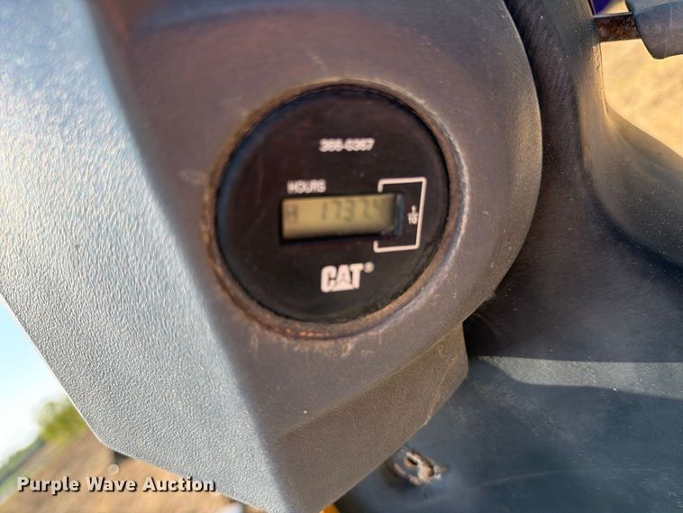 2004 Caterpillar CP-563E