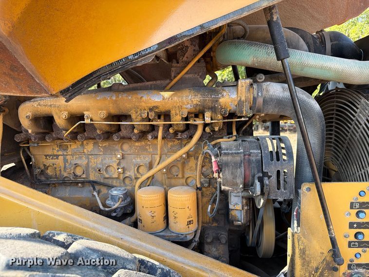 2004 Caterpillar CP-563E
