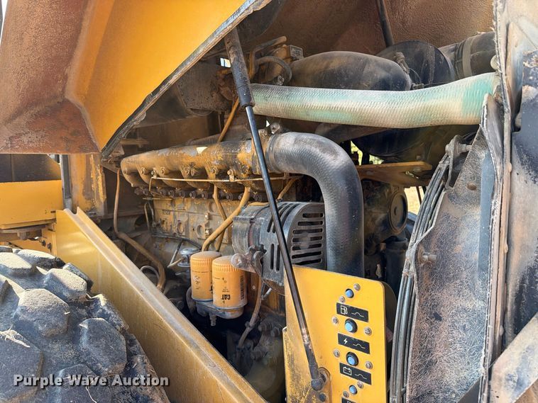 2004 Caterpillar CP-563E