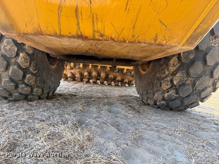 2004 Caterpillar CP-563E