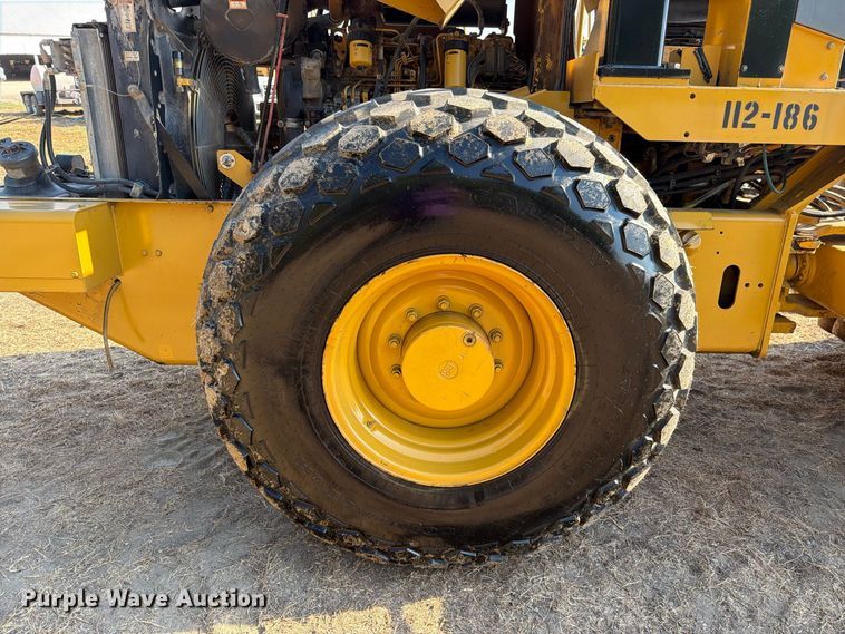 2004 Caterpillar CP-563E