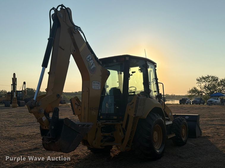 2022 Caterpillar 420IT