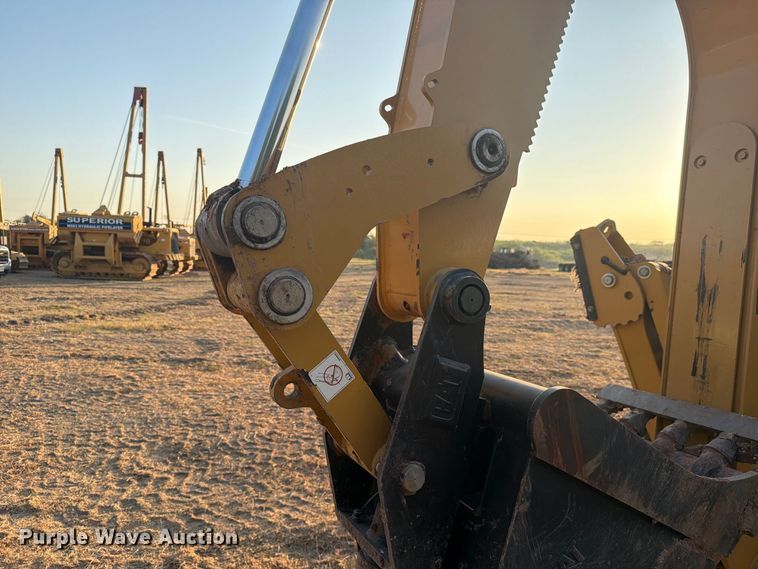 2022 Caterpillar 420IT