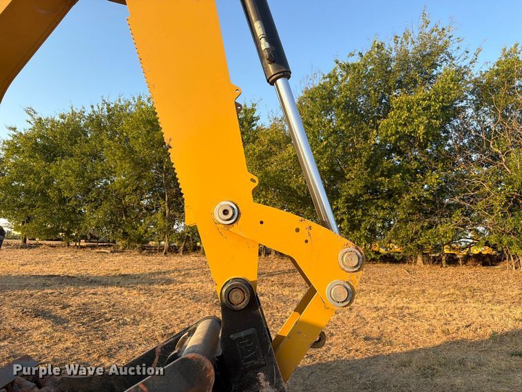 2022 Caterpillar 420IT