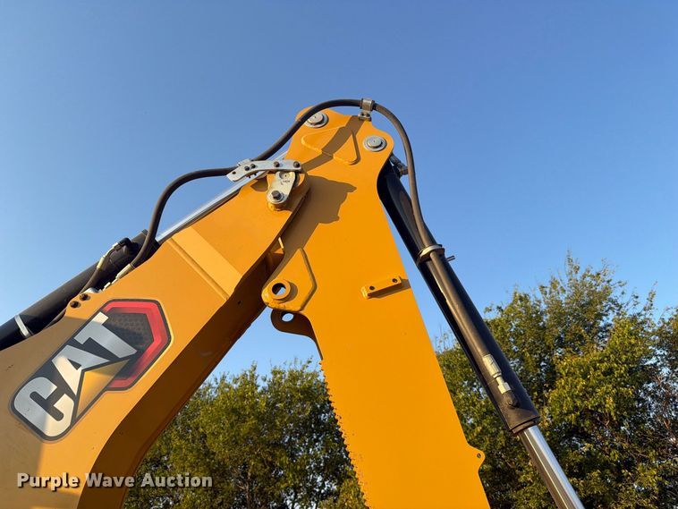 2022 Caterpillar 420IT