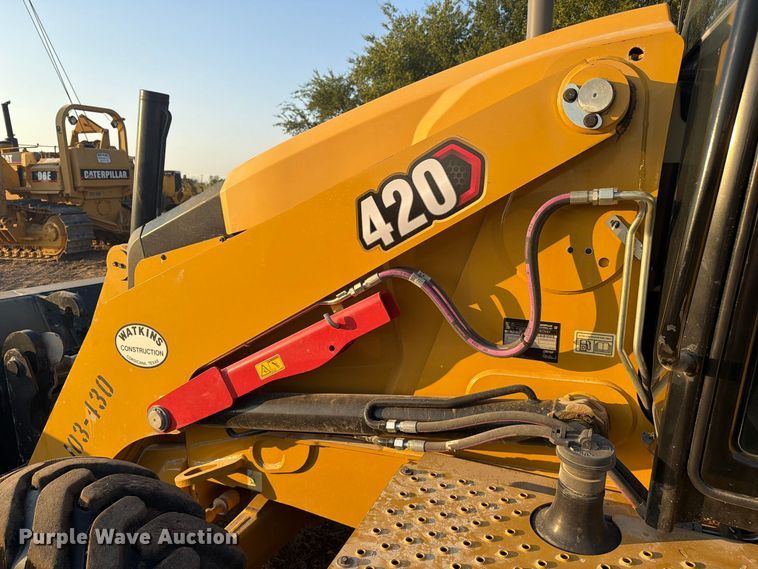 2022 Caterpillar 420IT